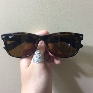 Women’s Ray-Ban Wayfarer Tortoise